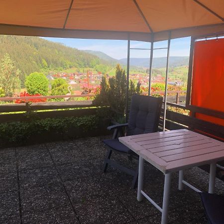 Appartement Mit Herrlicher Aussicht Uebers Murgtal Байрсброн Экстерьер фото